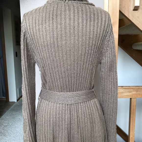 Taupe wrap-sweater NWT - Picture 5 of 8